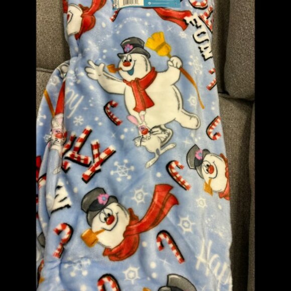 brand new frosty the snowman Christmas blanket - Picture 2 of 3
